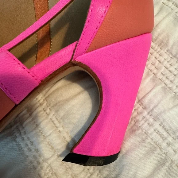 John Fluevog Women’s Sashay Size 9. In Coral and Pink with 3 1/2 “ heels. - Picture 4 of 5